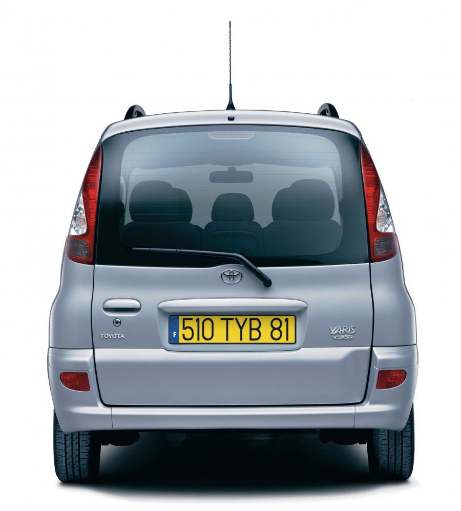  Toyota Yaris Verso 2003 года  (фото 10 из 43)